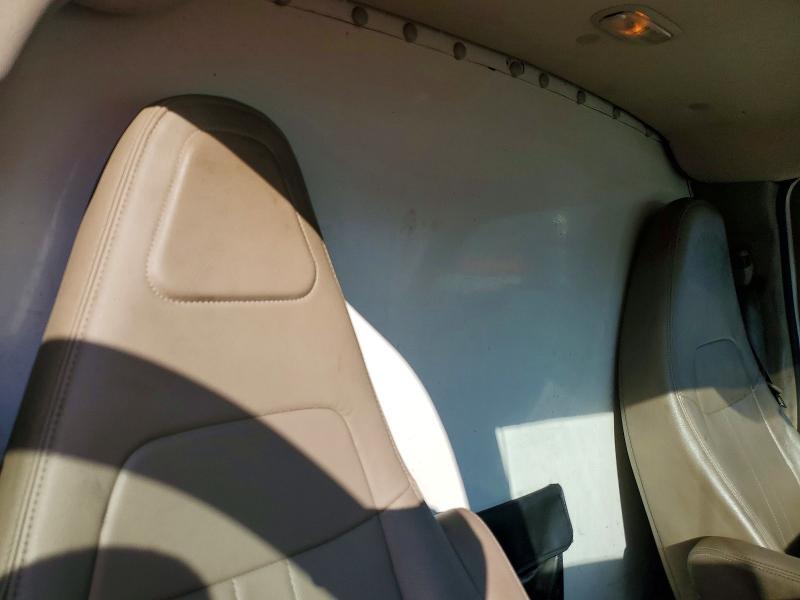 2015 Chevrolet Express Refrigerated BOX Truck