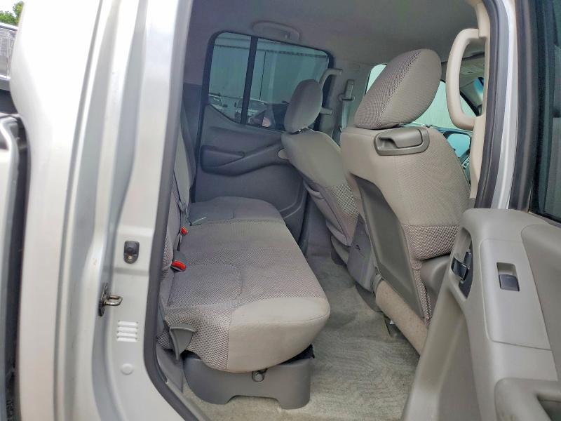 2012 Nissan Frontier s