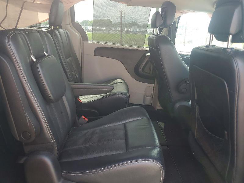 2012 Chrysler Town & Country Touring l