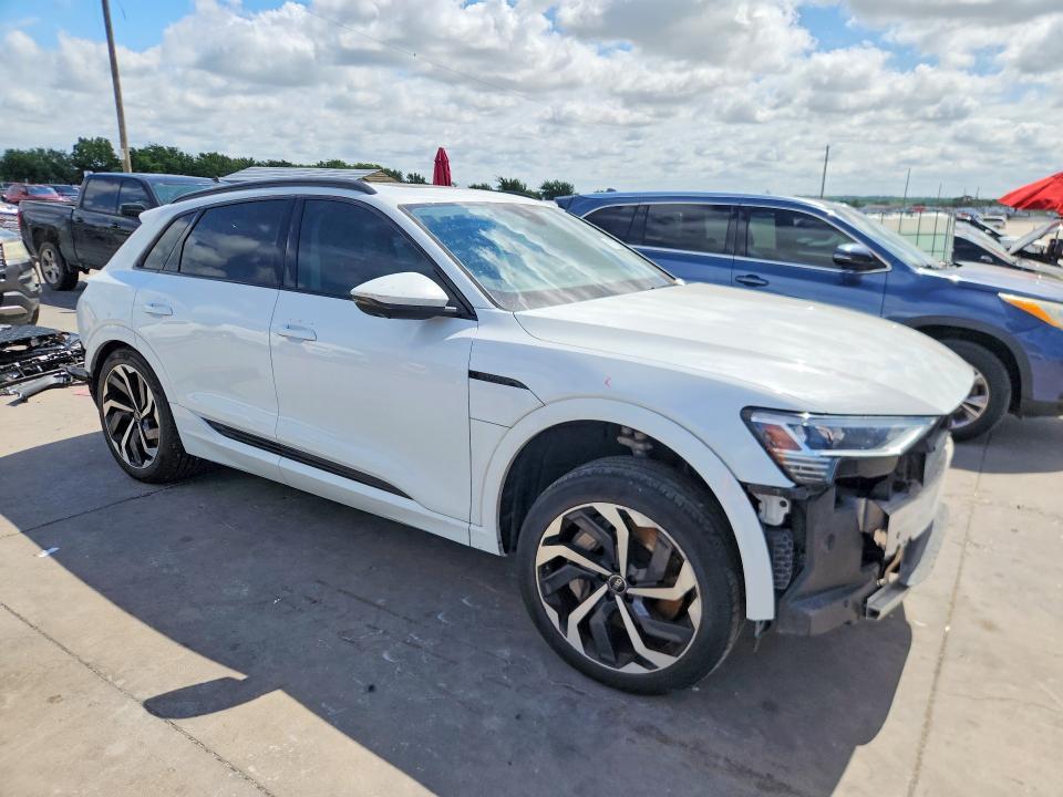 2024 Audi Q8 E-tron Premium Plus