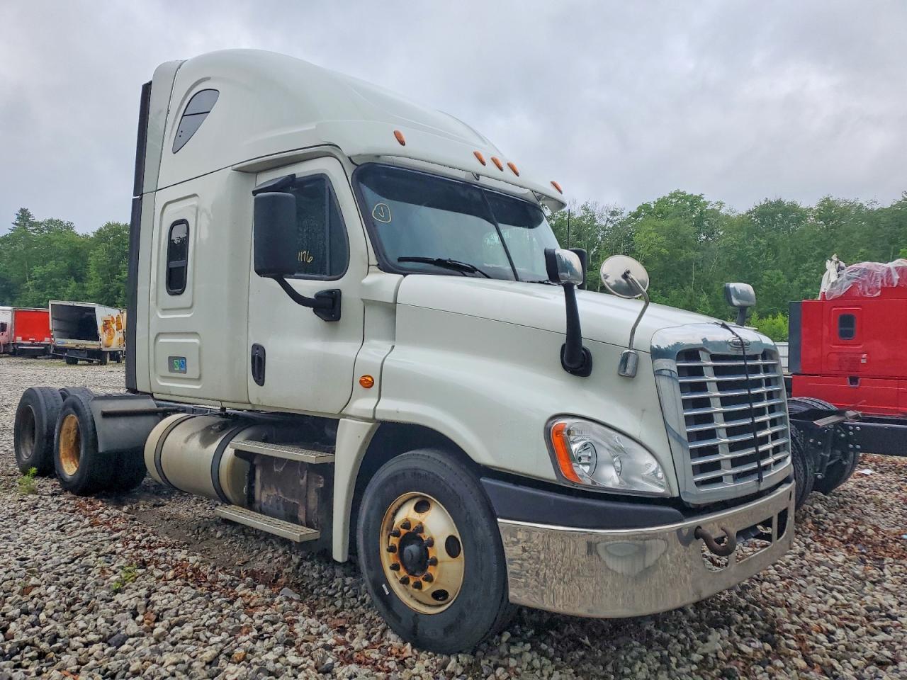2018 Freightliner Cascadia 125 Semi Truck
