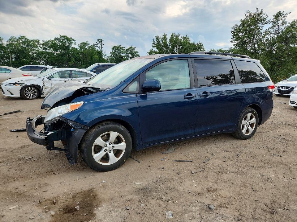 2012 Toyota Sienna le