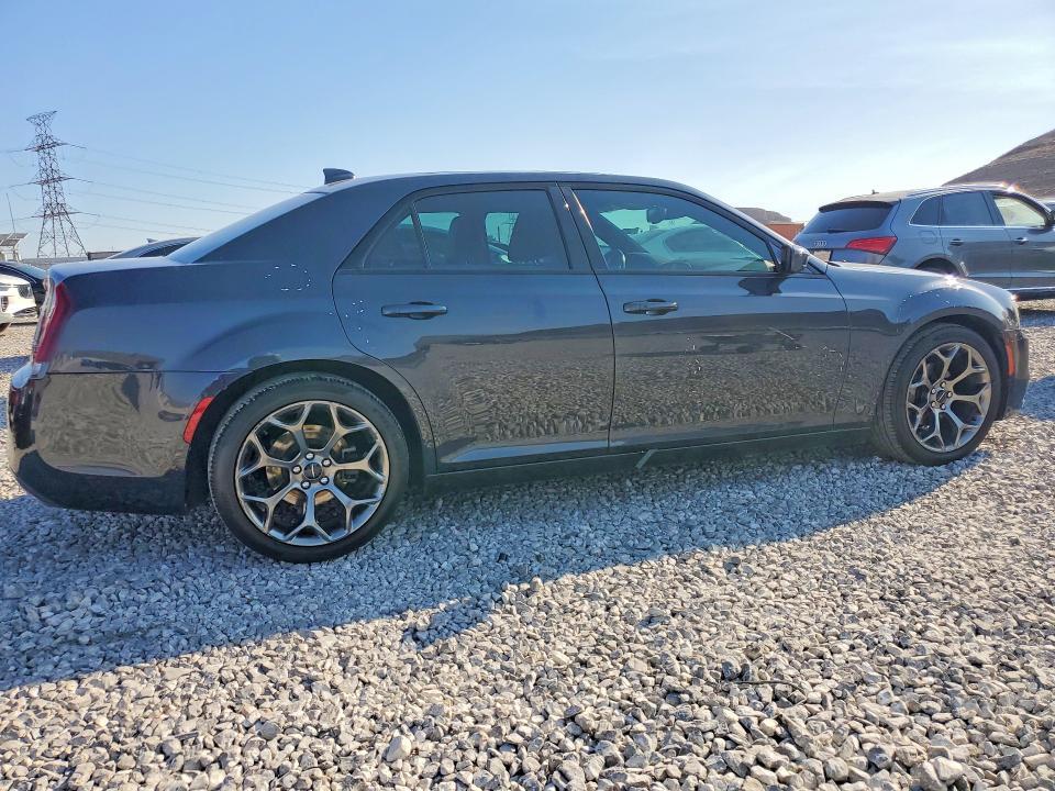 2016 Chrysler 300 s