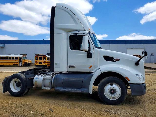 2019 Peterbilt 579 Semi Truck