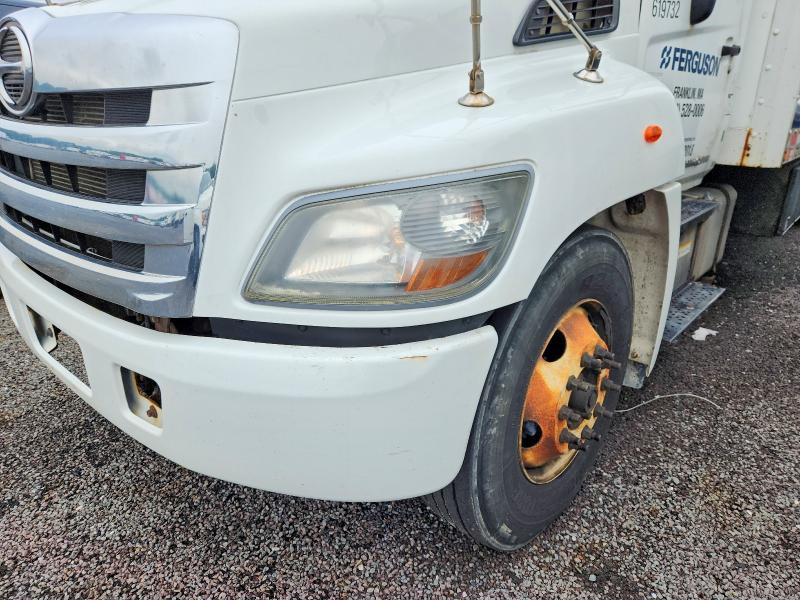 2017 Hino 258/268 BOX Truck