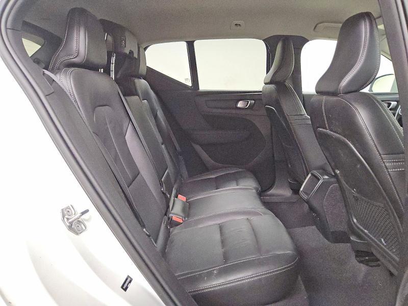 2021 Volvo Xc40 T5 Momentum
