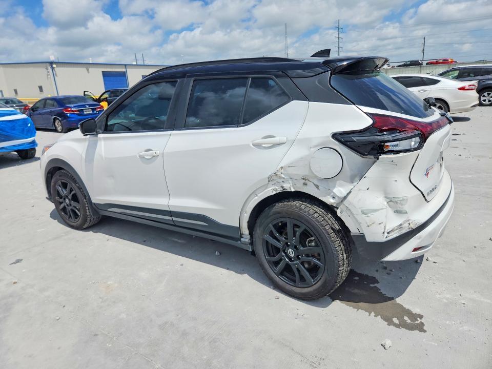 2021 Nissan Kicks sr