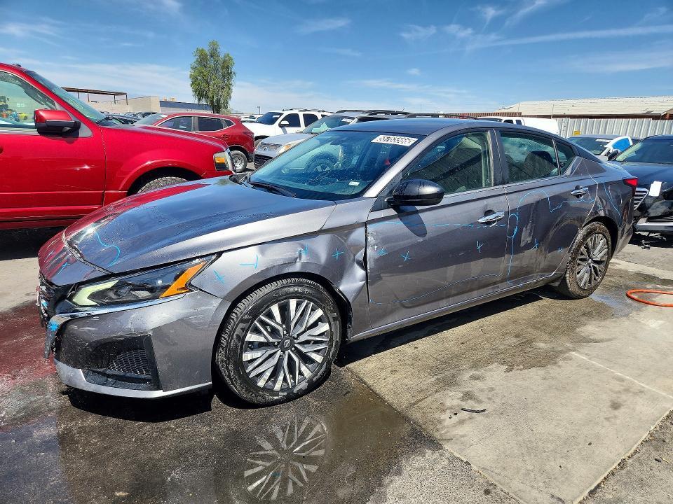 2024 Nissan Altima sv