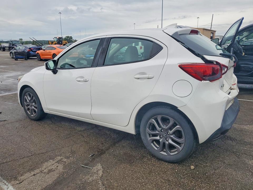 2020 Toyota Yaris Hatchback le