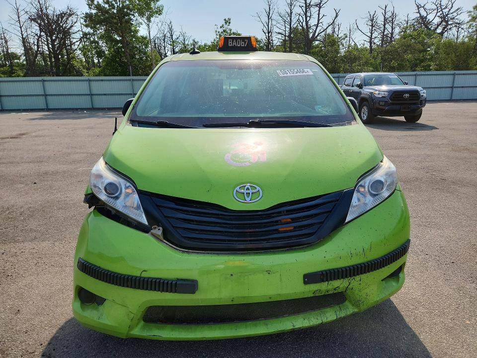 2014 Toyota Sienna l 7-passenger