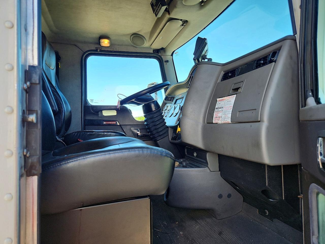 2017 Kenworth T300 Refrigerated BOX Truck