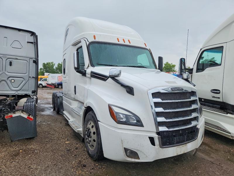 2020 Freightliner Cascadia 126 Semi Truck