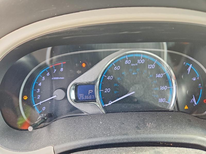 2011 Toyota Sienna xle 8-passenger
