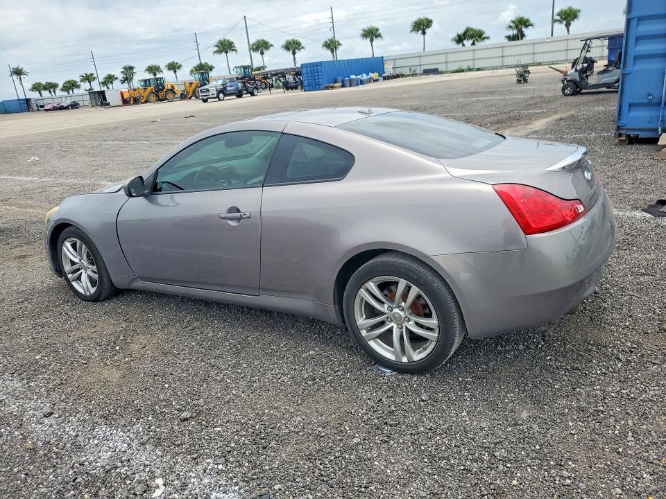 2009 Infiniti G37 Coupe x