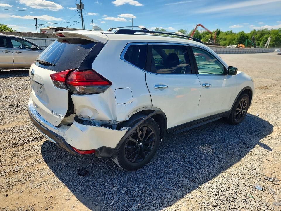 2017 Nissan Rogue sv