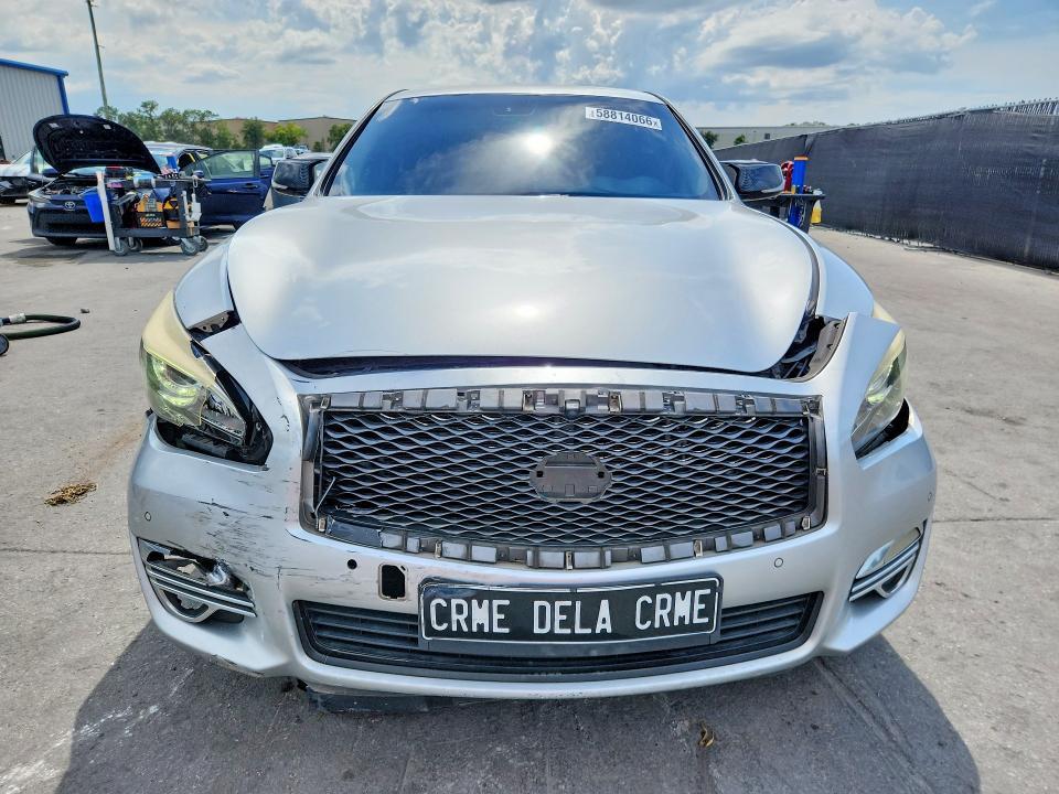 2015 Infiniti Q70 3.7