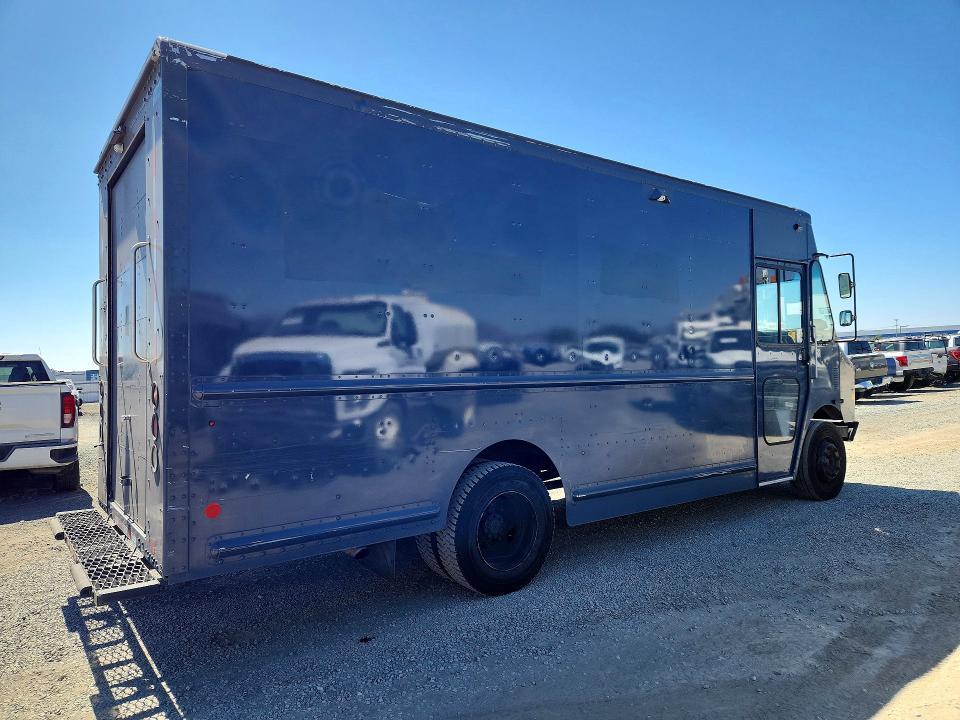 2020 Freightliner MT45G Chassis Delivery Truck