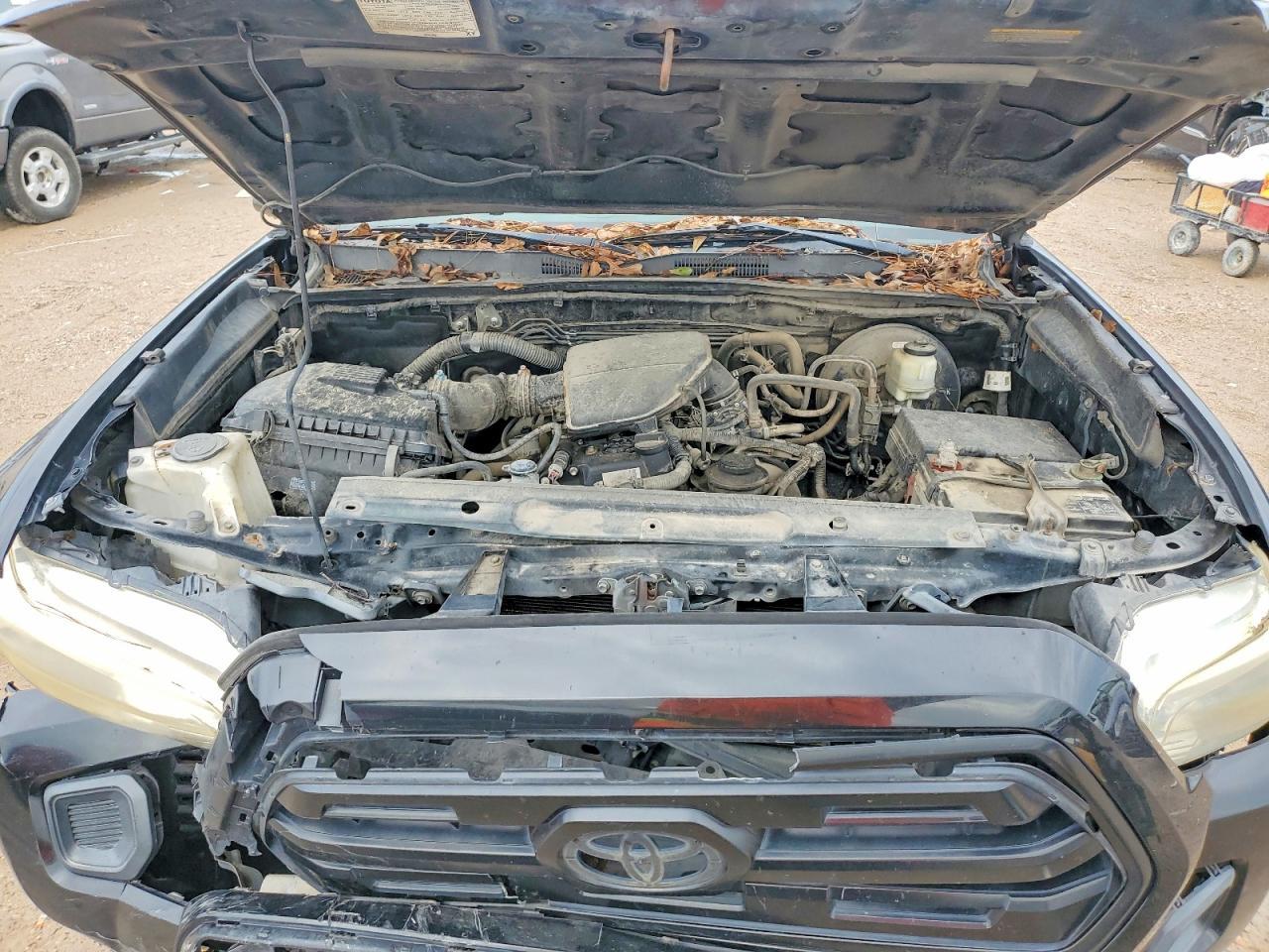 2016 Toyota Tacoma SR
