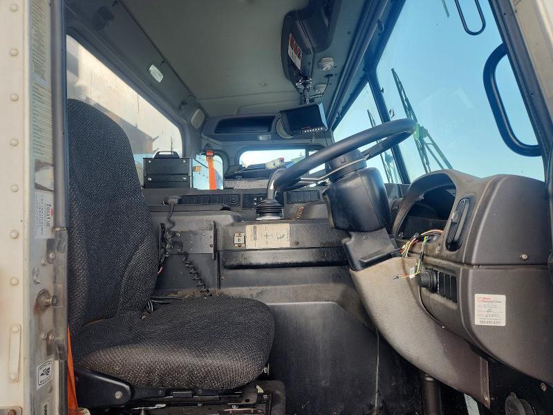 2019 Peterbilt 520 Refuse Truck