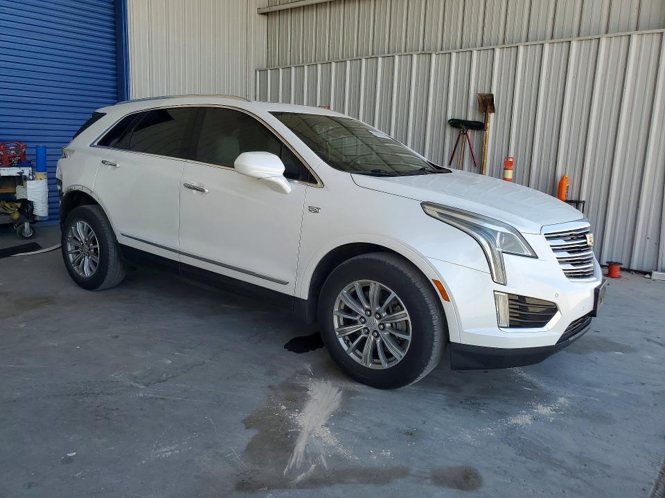 2018 Cadi XT5