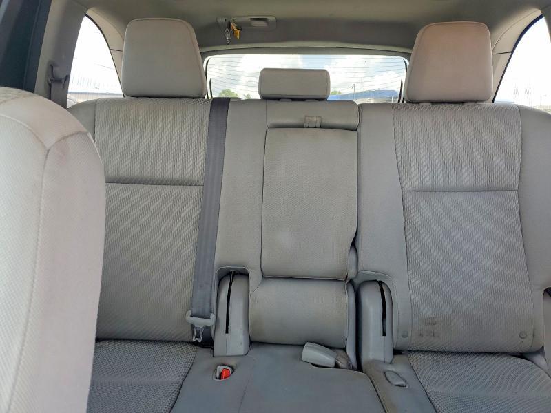 2016 Toyota Highlander le
