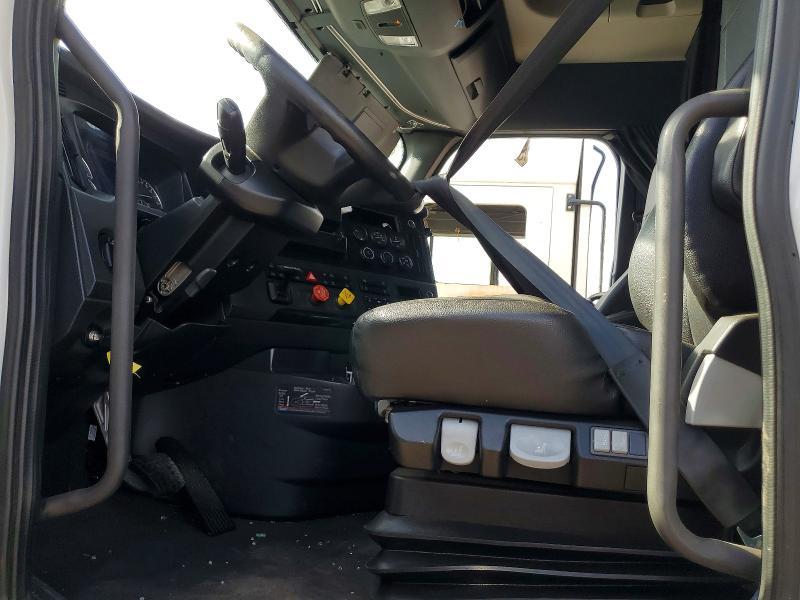 2023 Freightliner Cascadia 126 Semi Truck