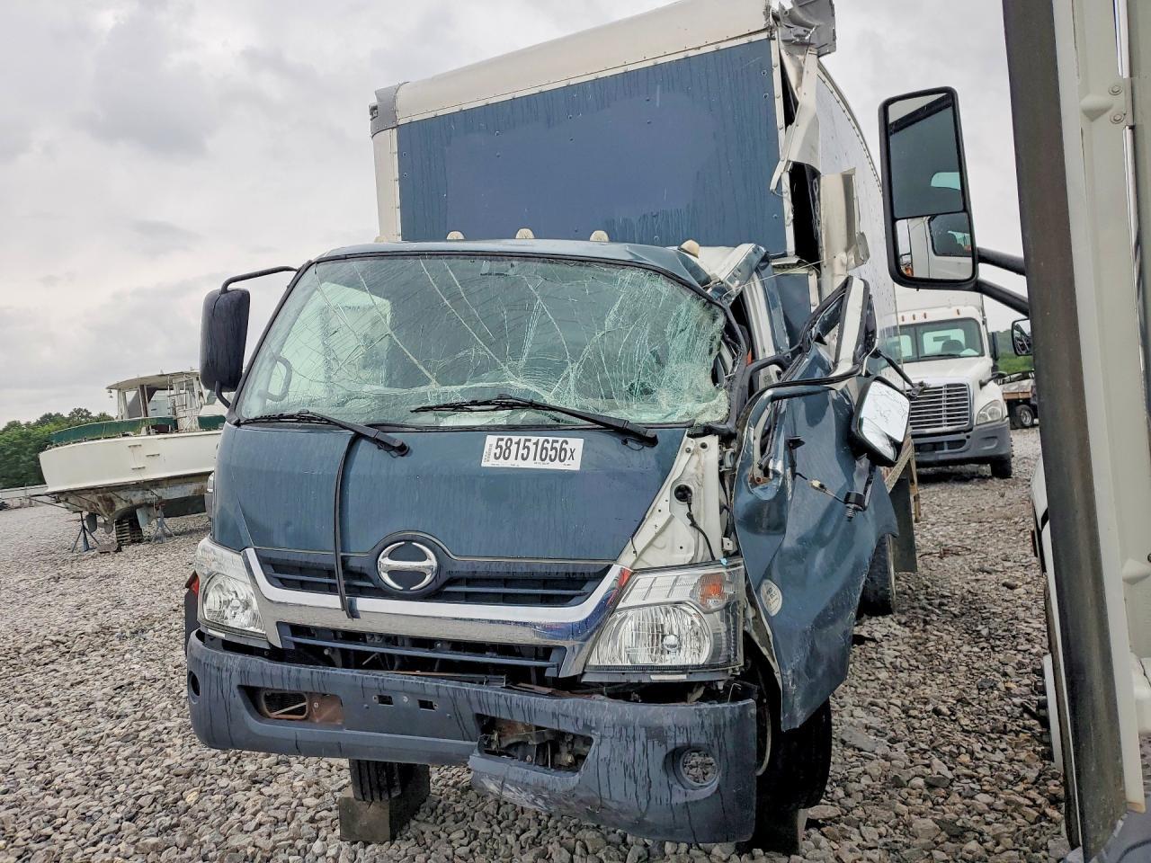 2020 Hino 195-BOX Truck