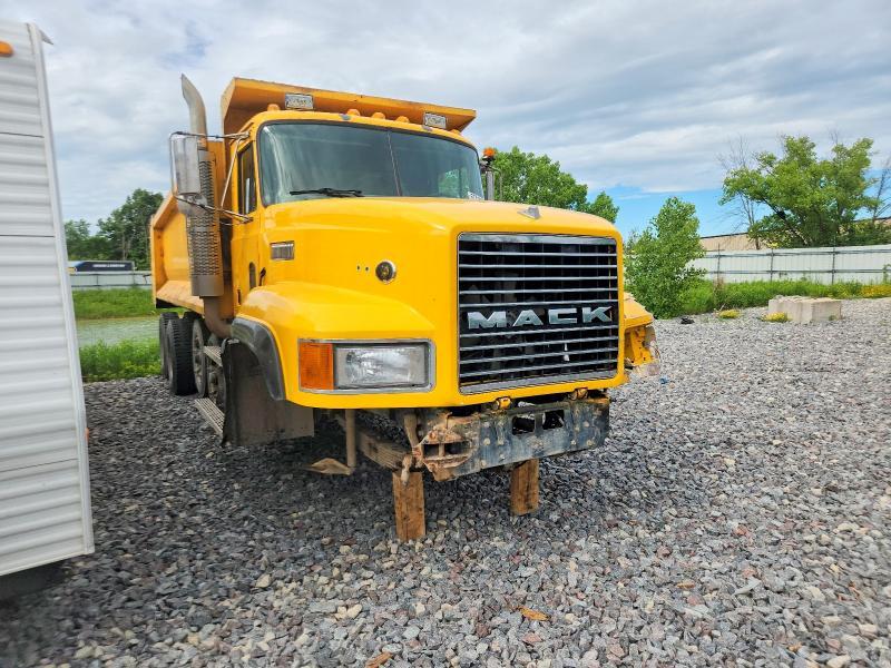 1998 Mack CL713 Dump Truck
