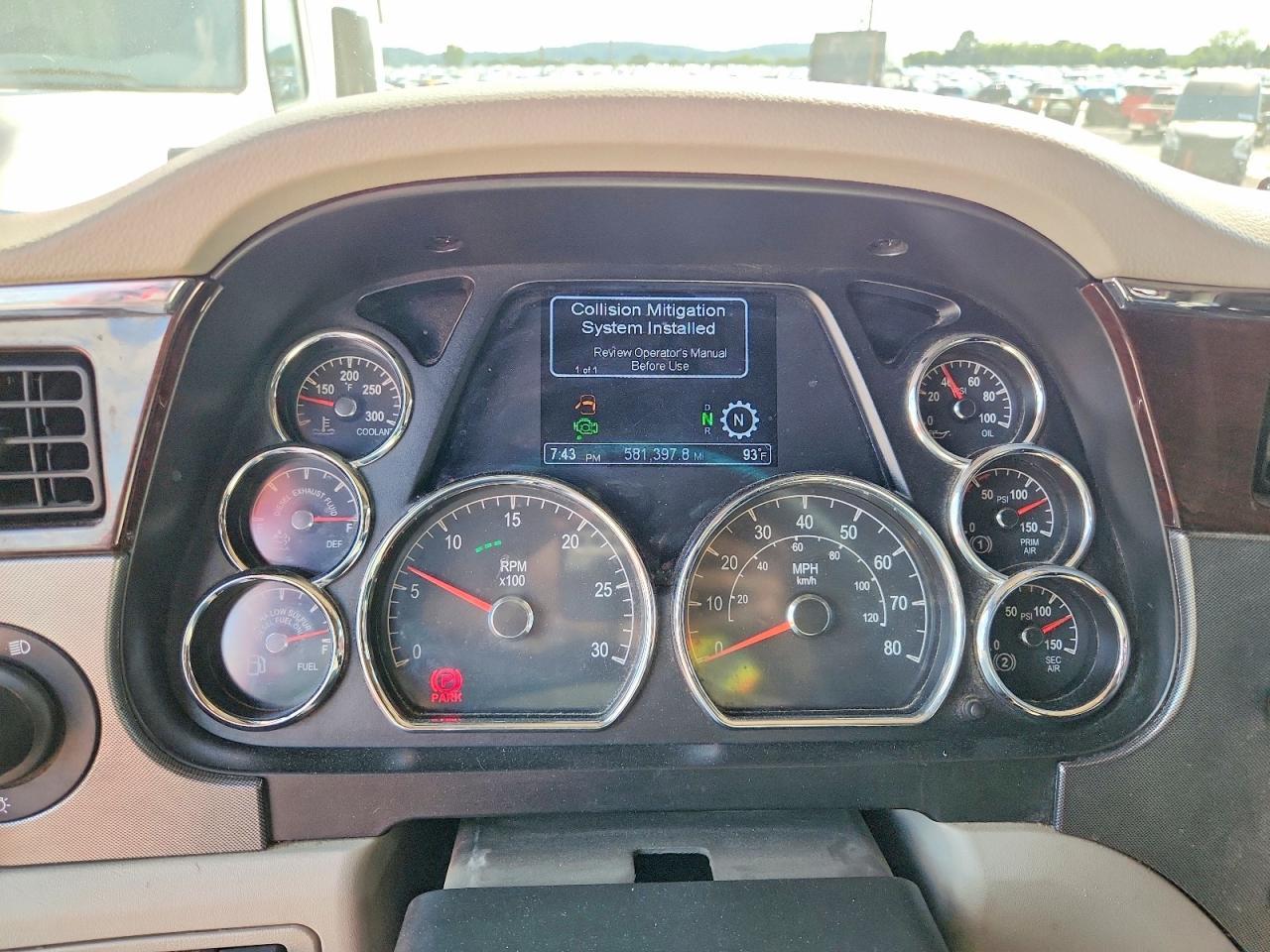 2022 Peterbilt 579 Semi Truck
