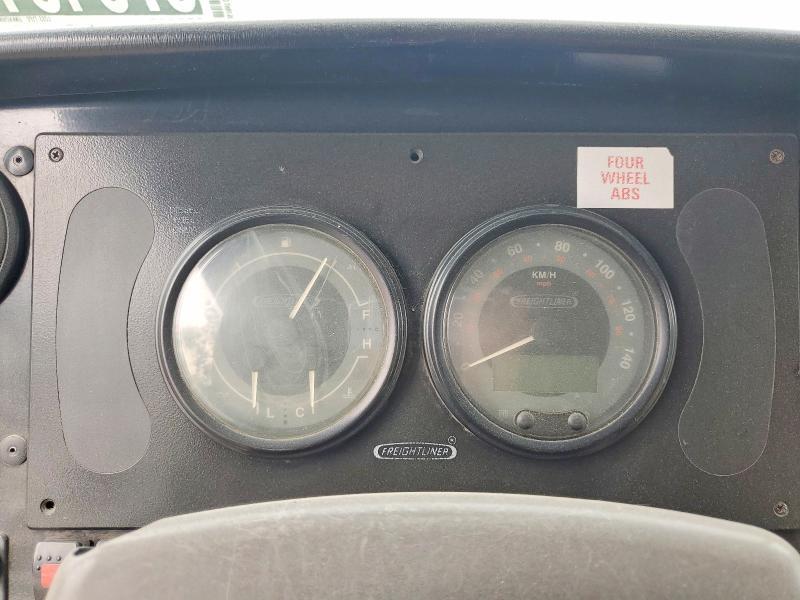 2005 Freightliner Chassis m Line Walk-in van
