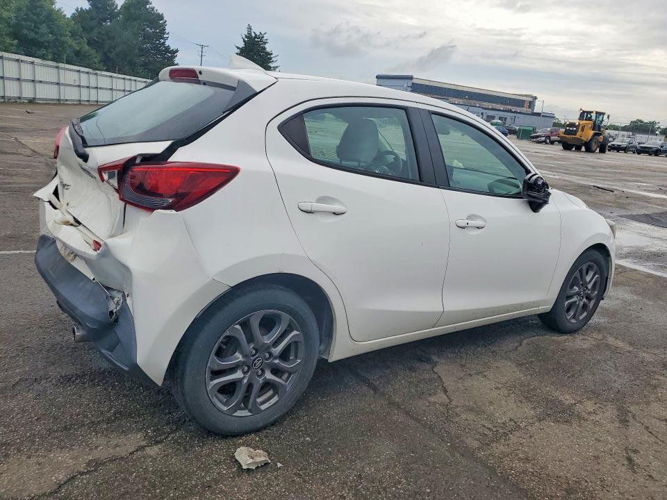 2020 Toyota Yaris Hatchback le