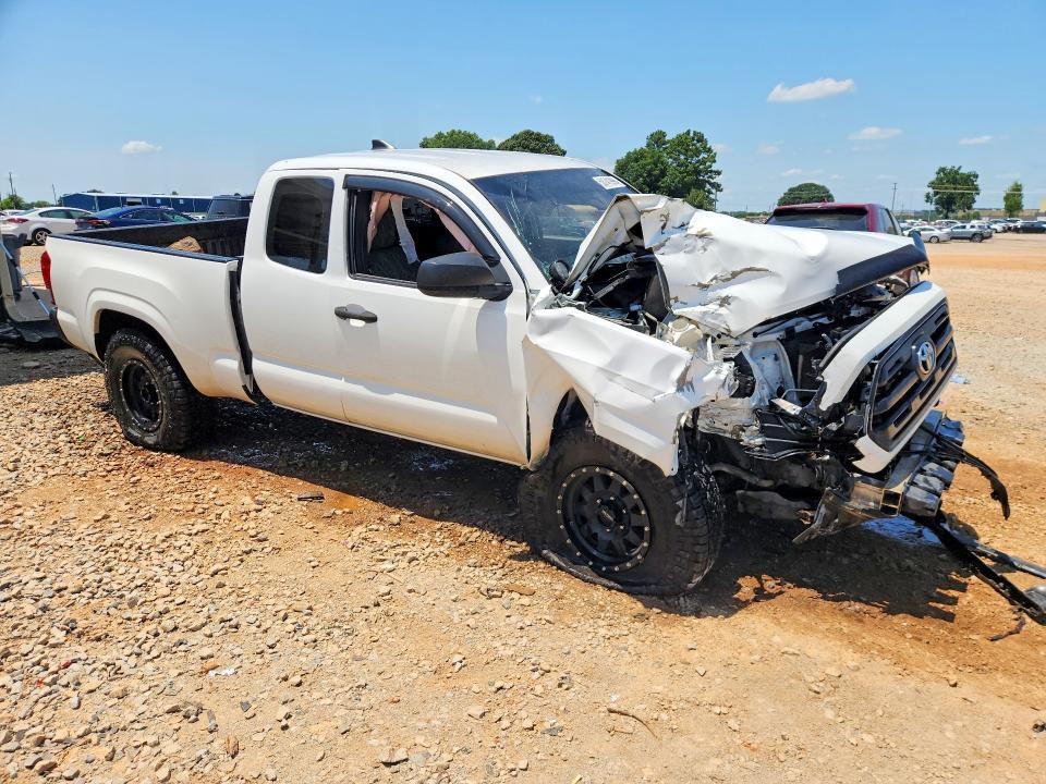 2016 Toyota Tacoma SR
