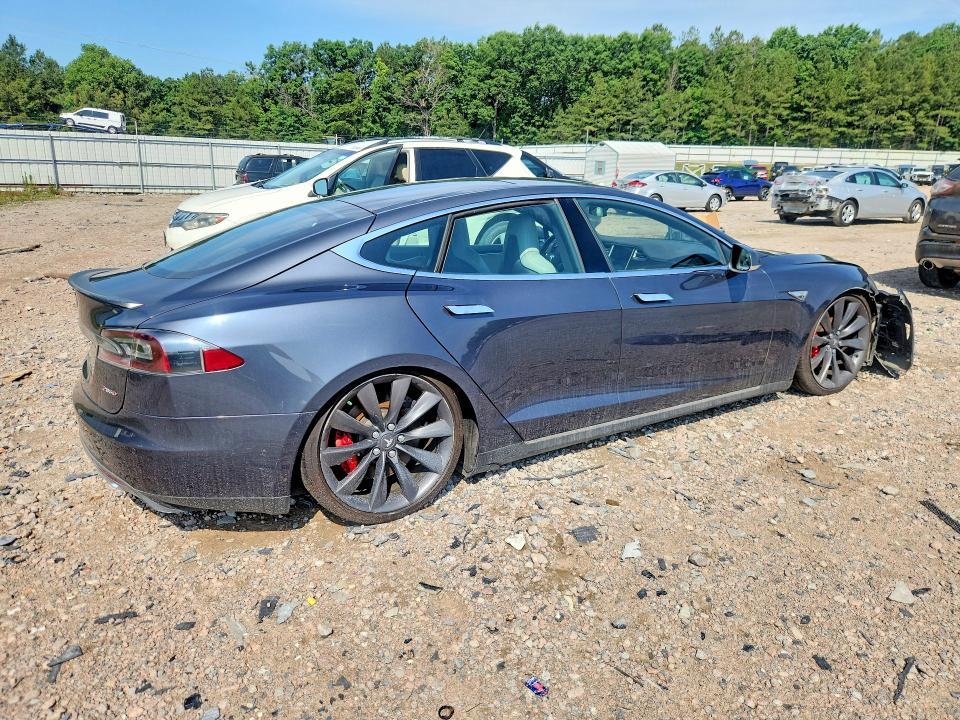 2015 Tesla Model s 85D