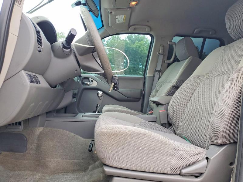 2012 Nissan Frontier s
