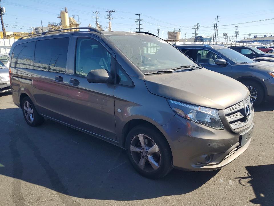 2016 Mercedes-Benz Metris