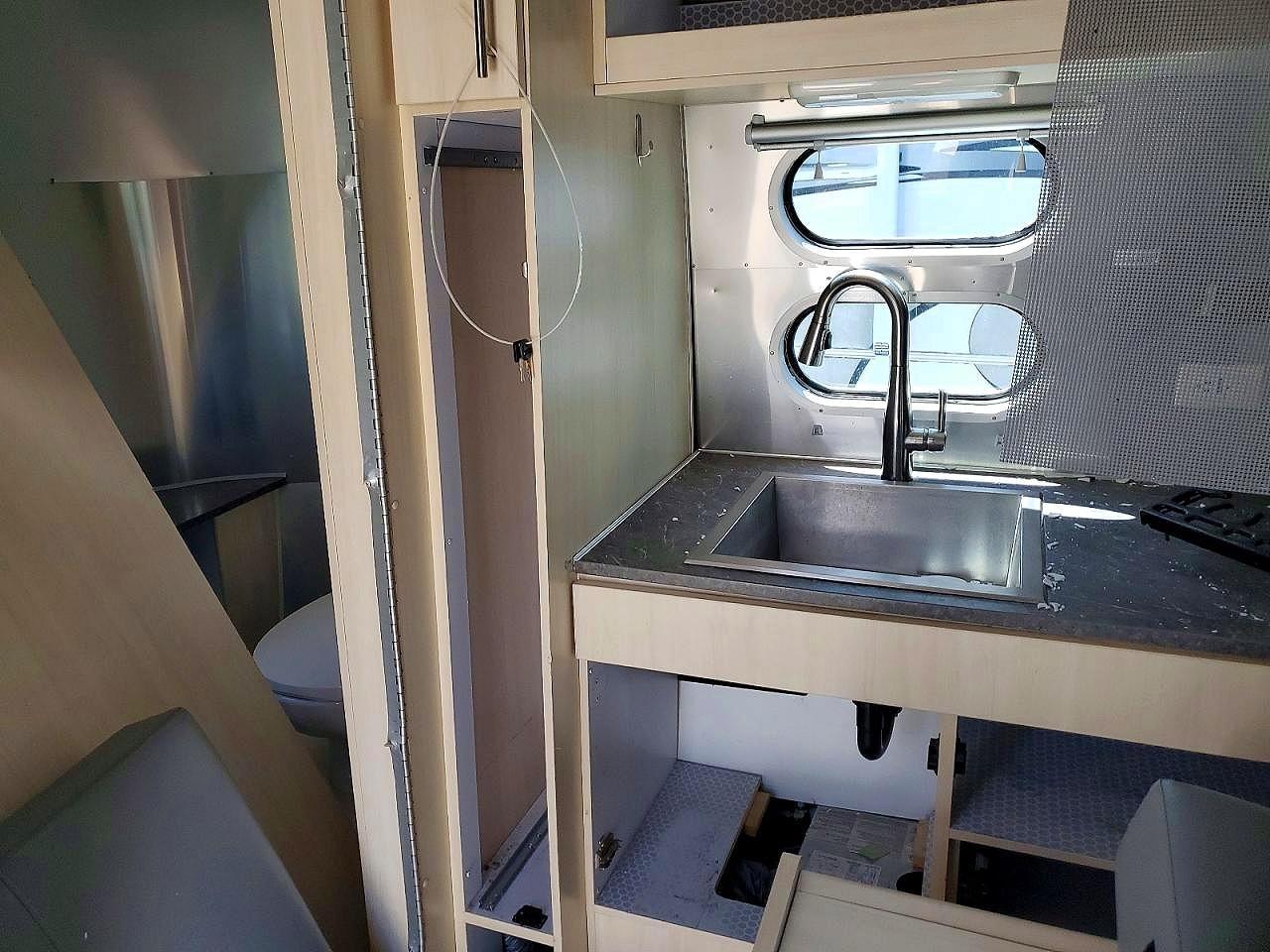 2022 Airstream Flying Cloud Camper