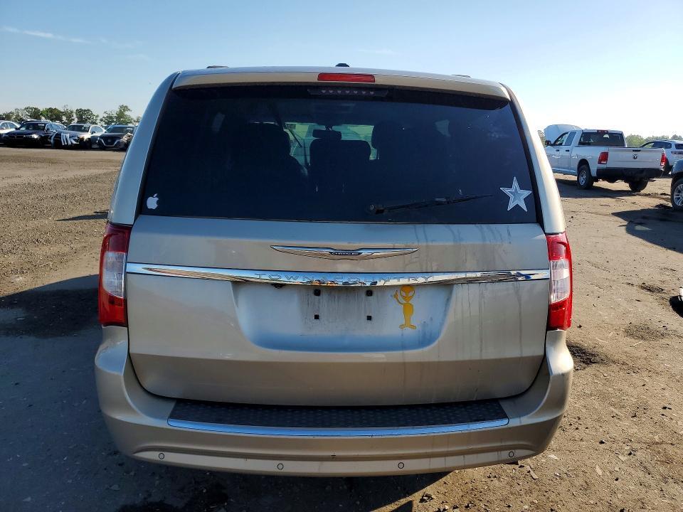 2013 Chrysler Town & Country Touring l