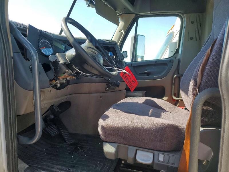 2019 Freightliner Cascadia 1-Semi Truck