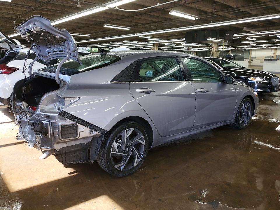 2025 Hyundai Elantra Limited