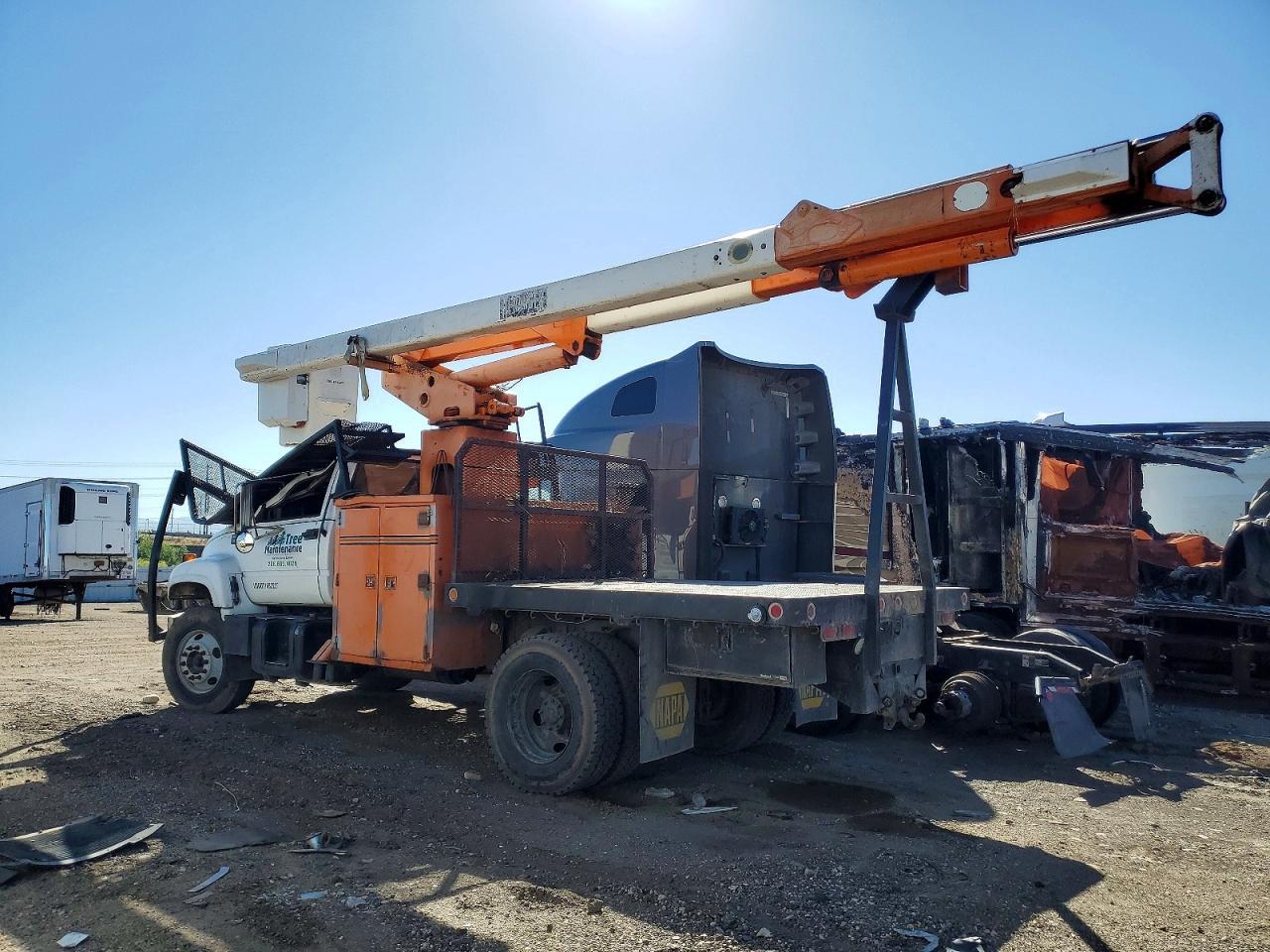 2000 GMC C7 Bucket Truck