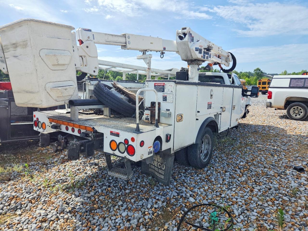 2016 Ford F550 Super Duty Bucket Truck