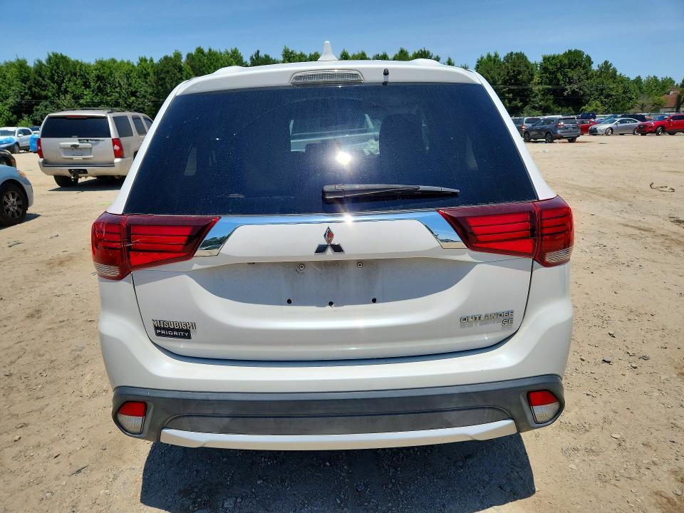 2018 Mitsubishi Outlander se