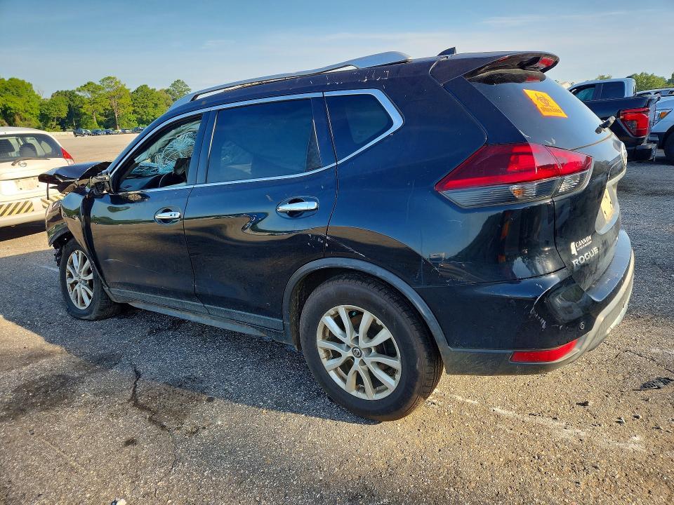 2020 Nissan Rogue sv