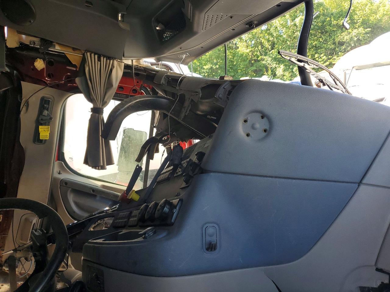 2017 Freightliner Cascadia 125