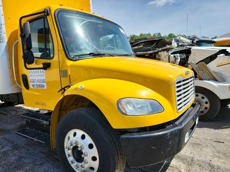 2018 Freightliner Business Class M2 box Truck