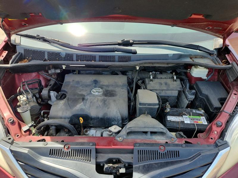 2012 Toyota Sienna le