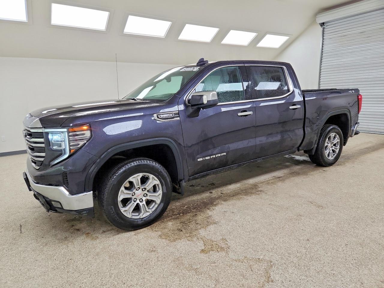 2025 GMC Sierra K1500 SLT