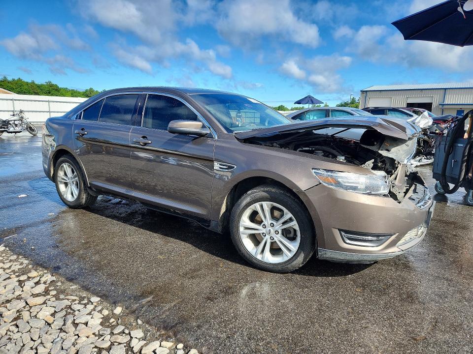 2016 Ford Taurus sel
