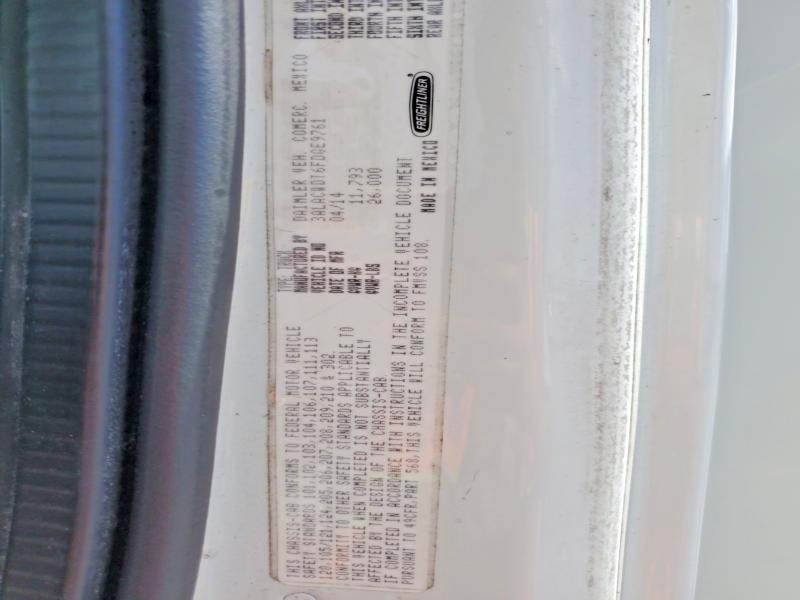 2015 Freightliner Business Class M2 BOX Truck