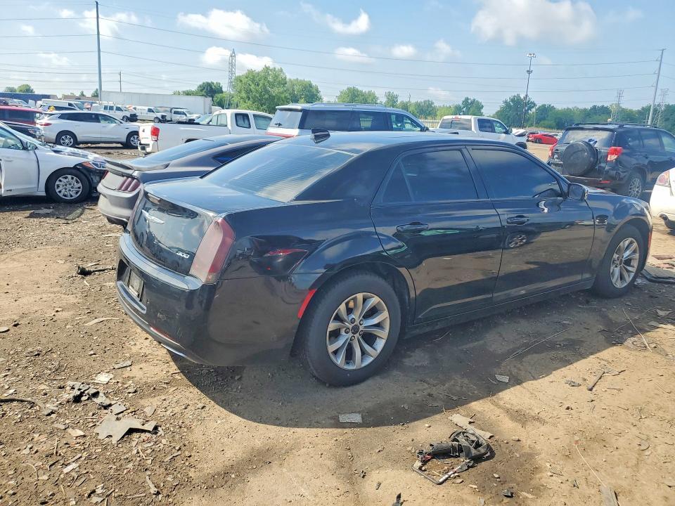 2016 Chrysler 300 Limited